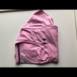 UA loose fitting workout top